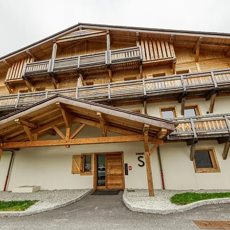 Eskape - K3 And Eskape - S2- Happy * Megeve